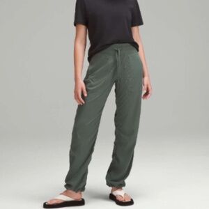 NWT Lululemon Dance Studio Mid Rise Pant Size 8